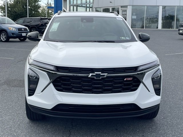 2025 Chevrolet Trax photo 2