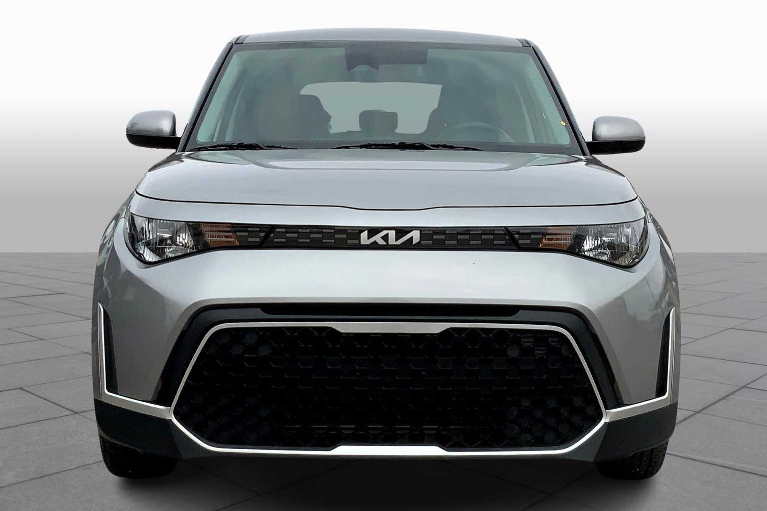 2023 Kia Soul LX photo 3