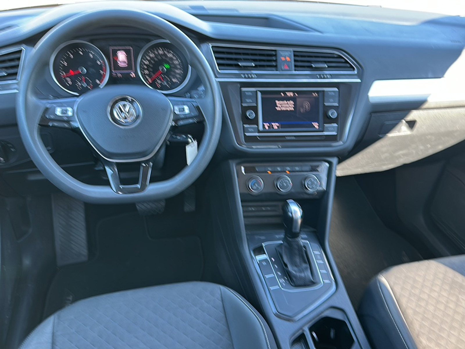 2021 Volkswagen Tiguan S photo 8