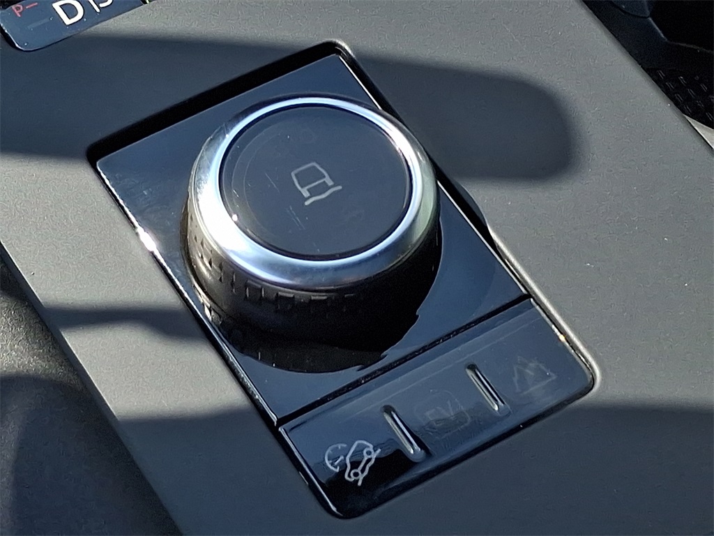 2025 Land Rover Discovery SE photo 19