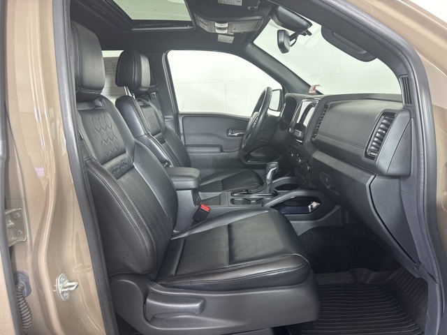 2022 Nissan Frontier PRO-4X photo 4