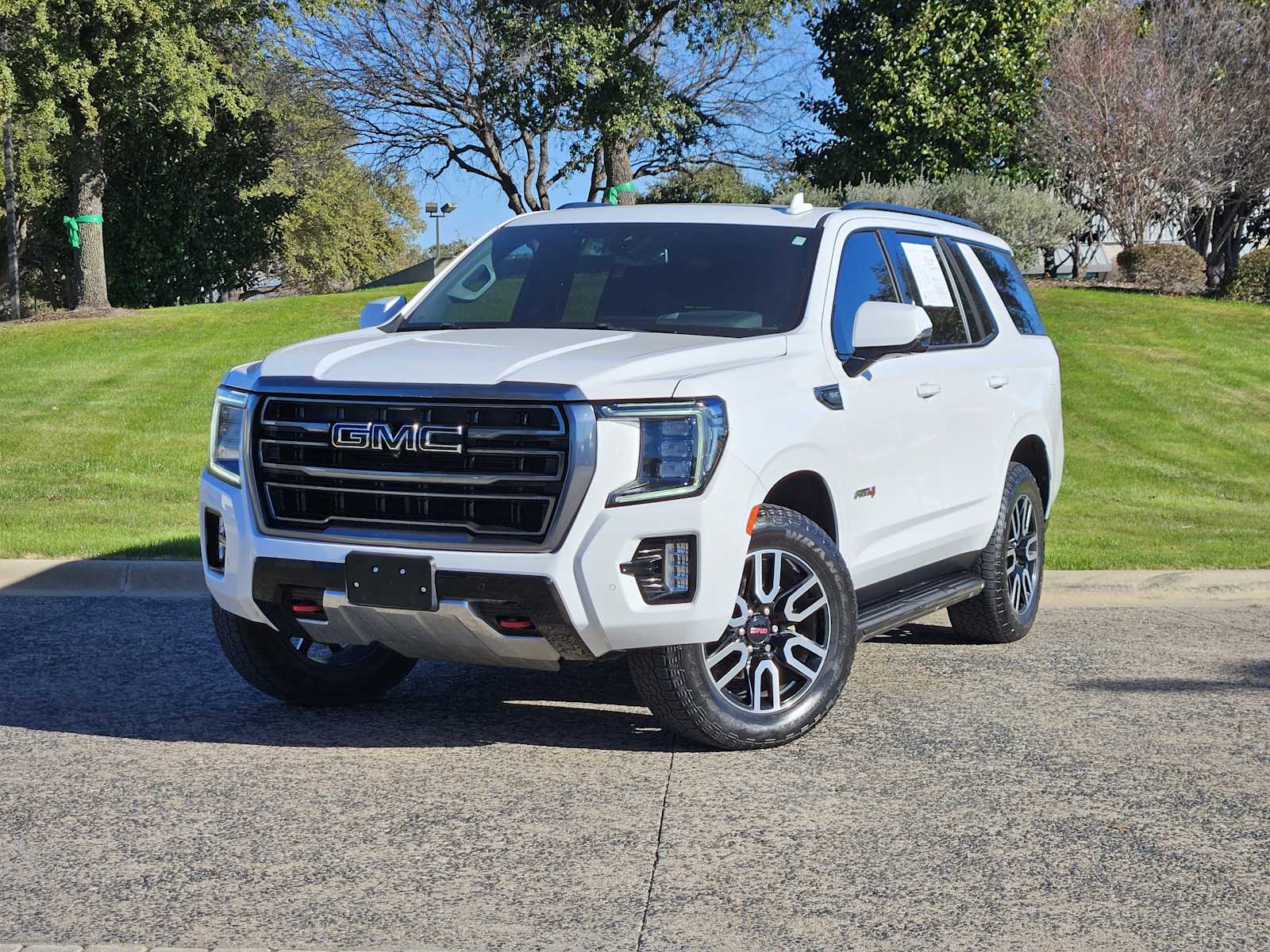 2021 GMC Yukon AT4's photo