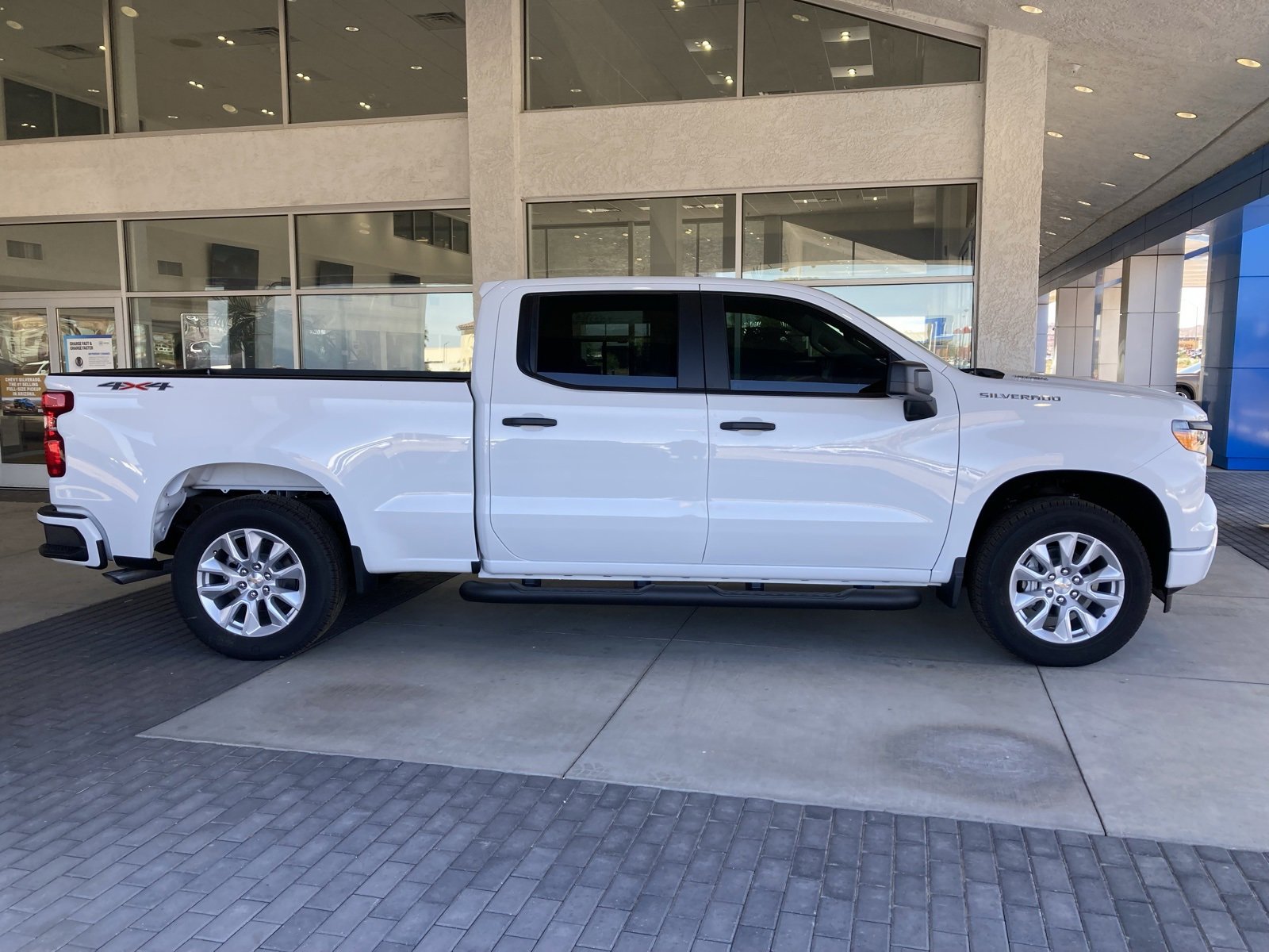 2026 Chevrolet Silverado 1500 Custom photo 4
