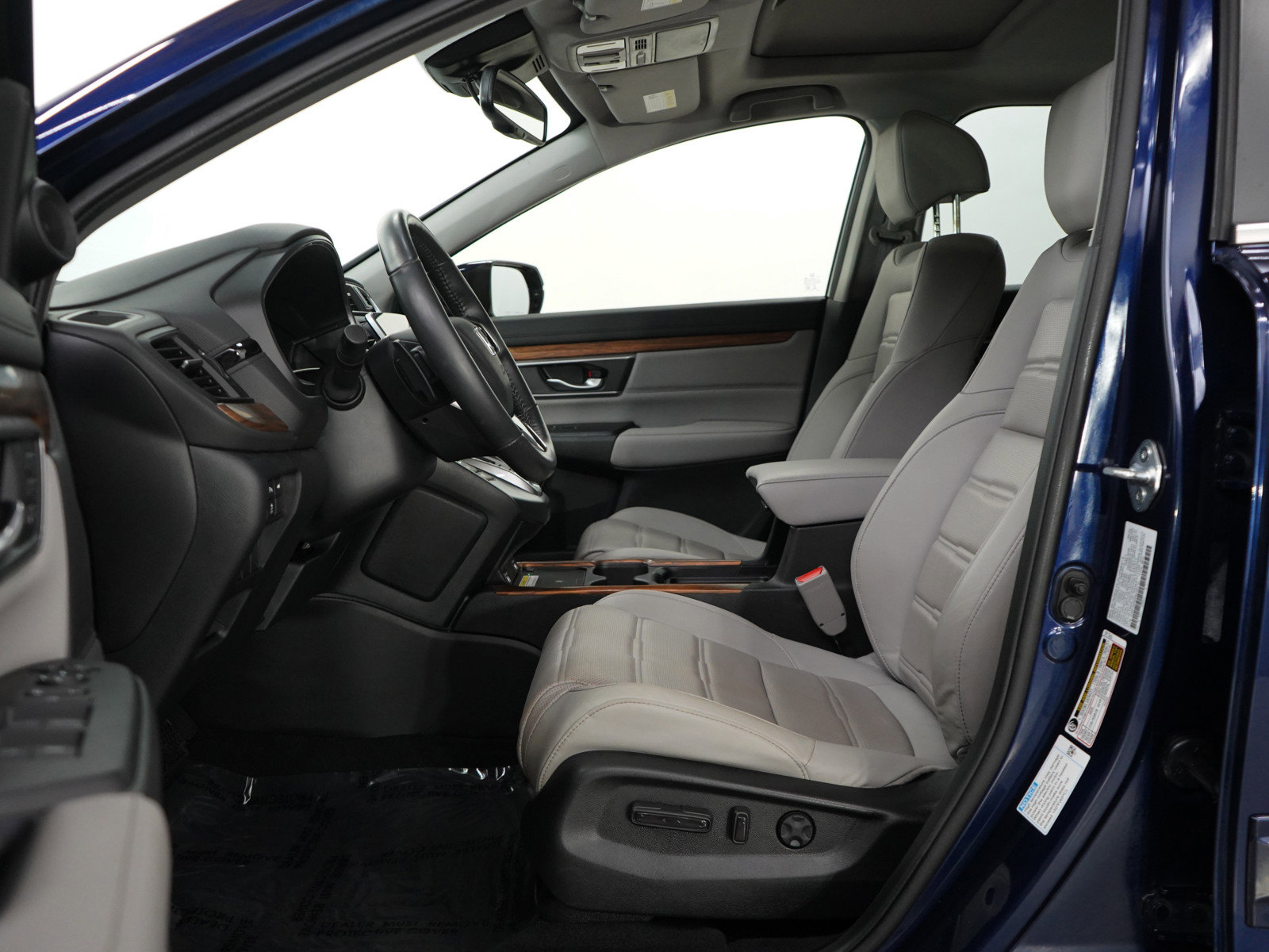 2022 Honda CR-V Hybrid Touring photo 18