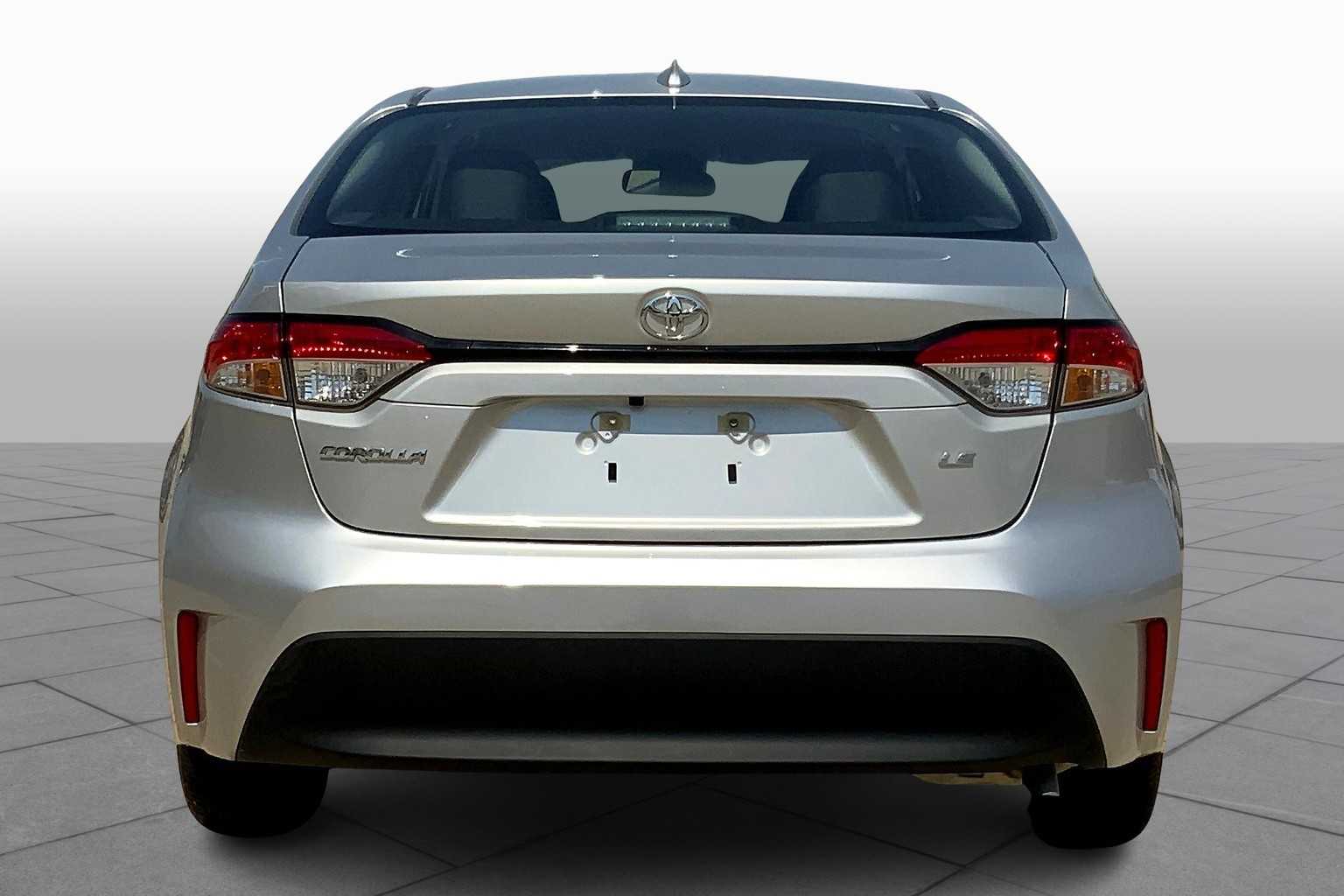 2025 Toyota Corolla LE photo 4