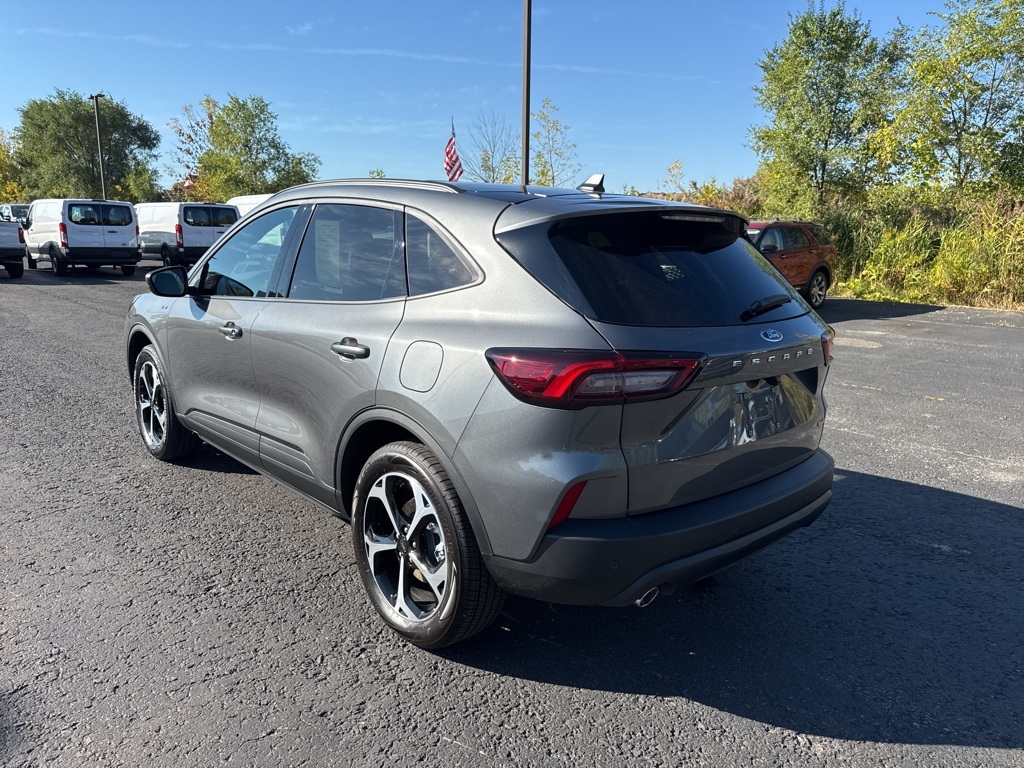 2025 Ford Escape ST-Line Select photo 3