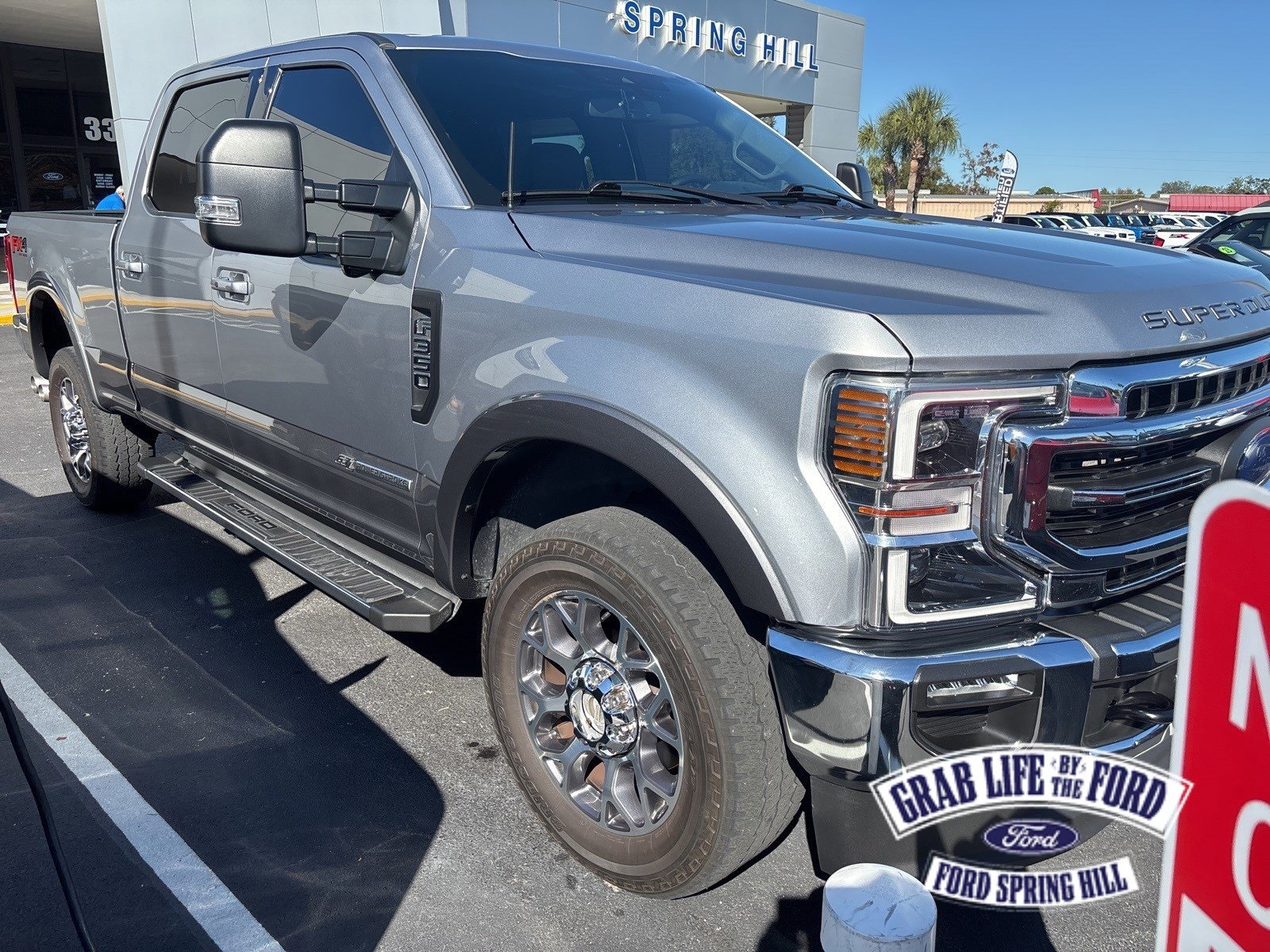 2022 Ford F-350 Super Duty Lariat's photo