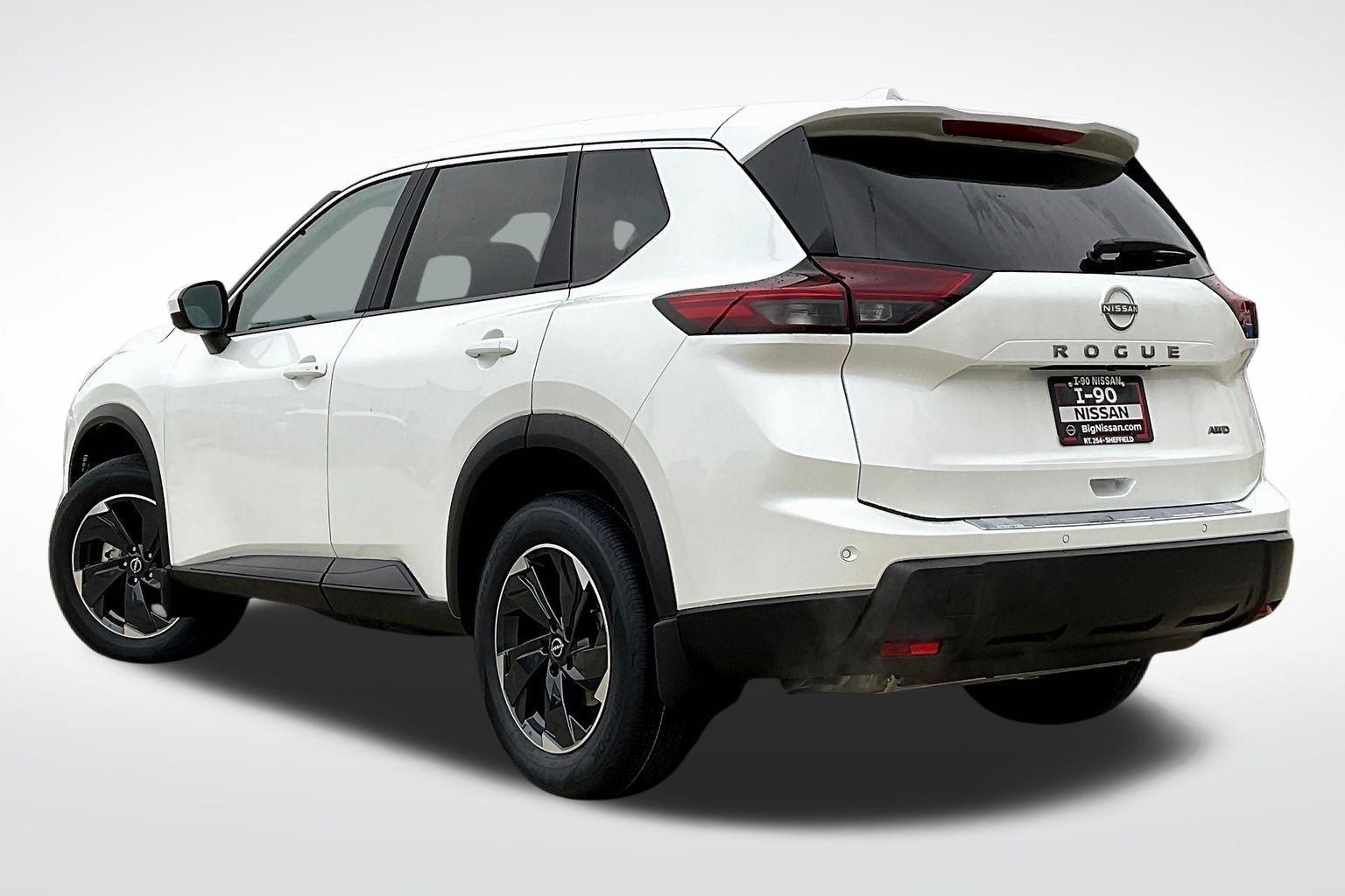 2026 Nissan Rogue SV photo 2