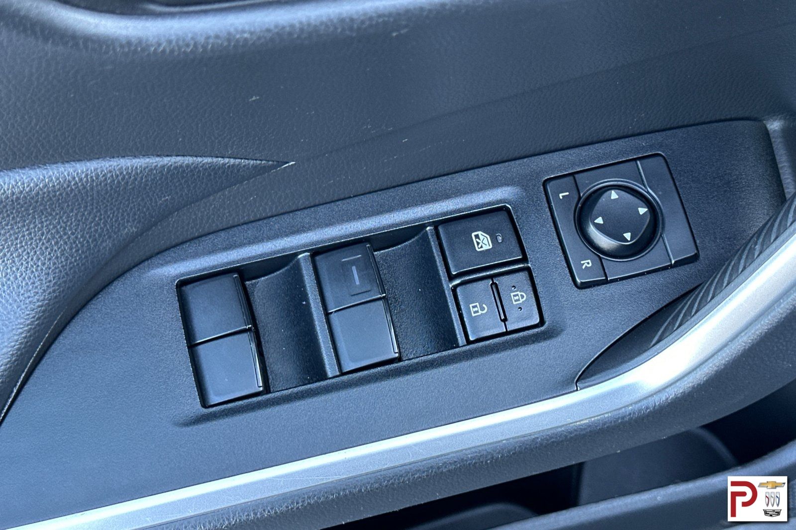 2023 Toyota RAV4 LE photo 10