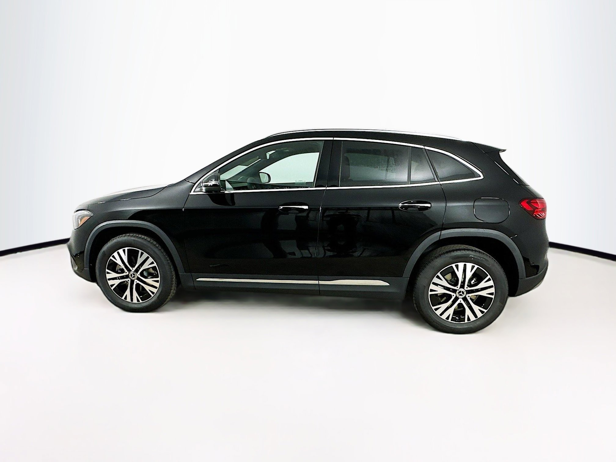 2025 Mercedes Benz GLA 250 4MATIC photo 4