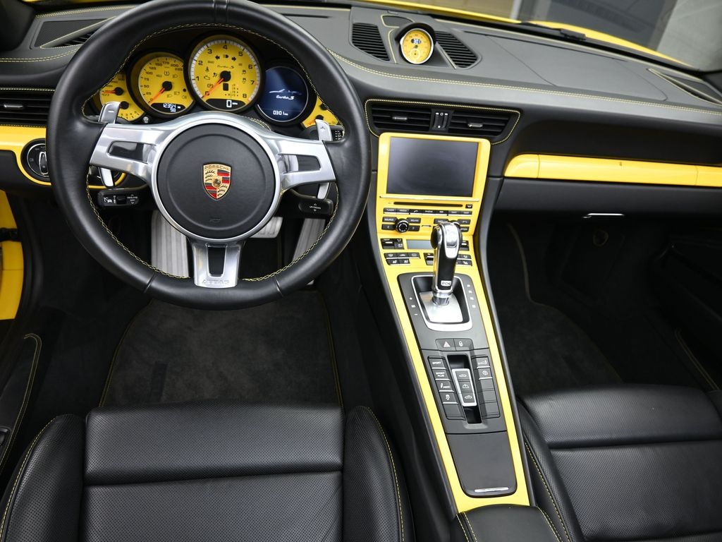 2016 Porsche 911 Turbo S photo 6