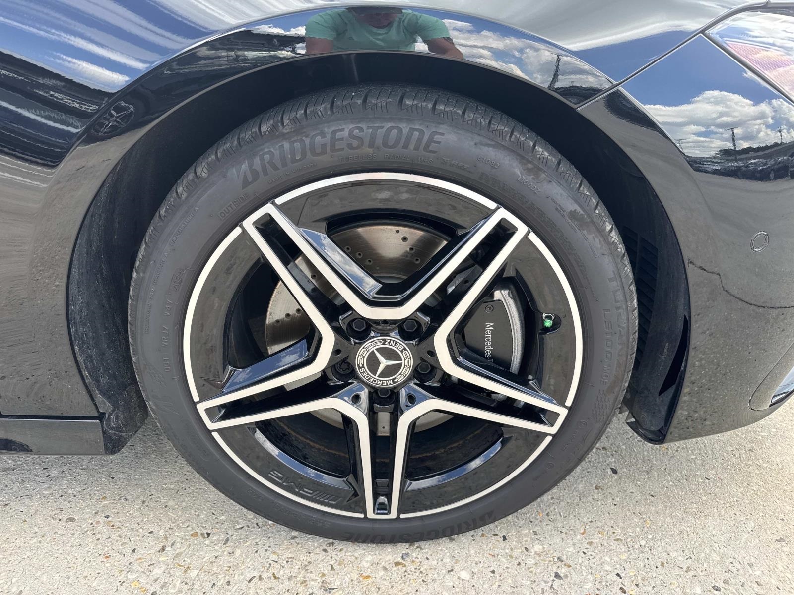 2025 Mercedes Benz CLA 250 photo 4
