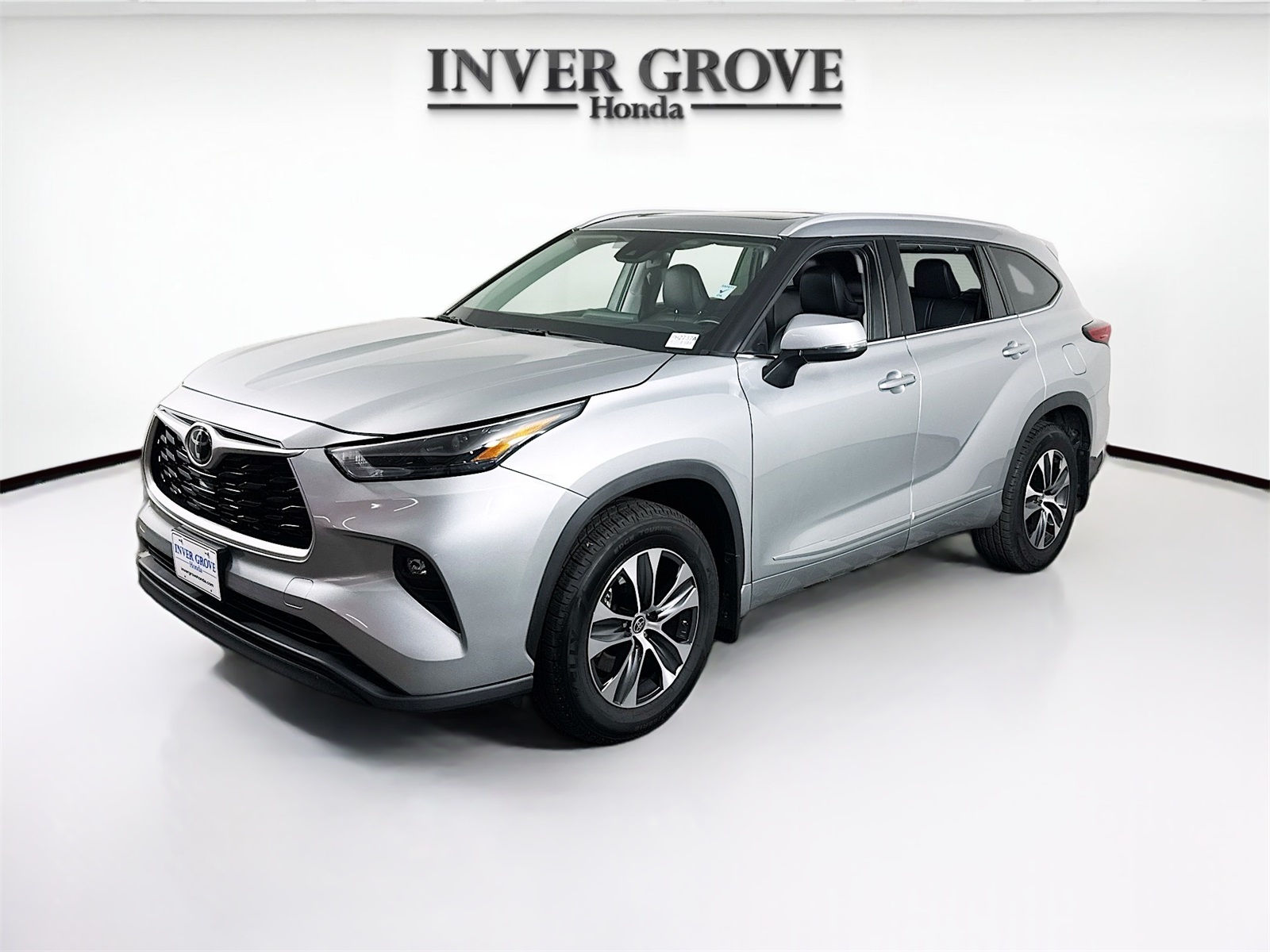 2022 Toyota Highlander XLE's photo