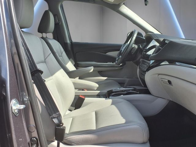 2022 Honda Pilot Touring photo 21