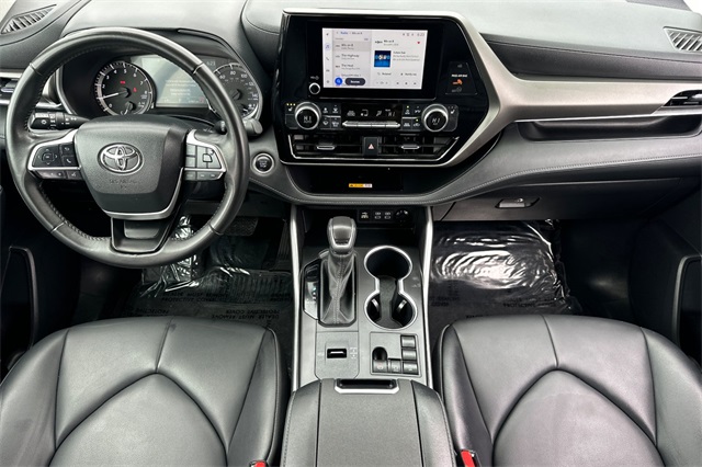 2024 Toyota Highlander XLE photo 12