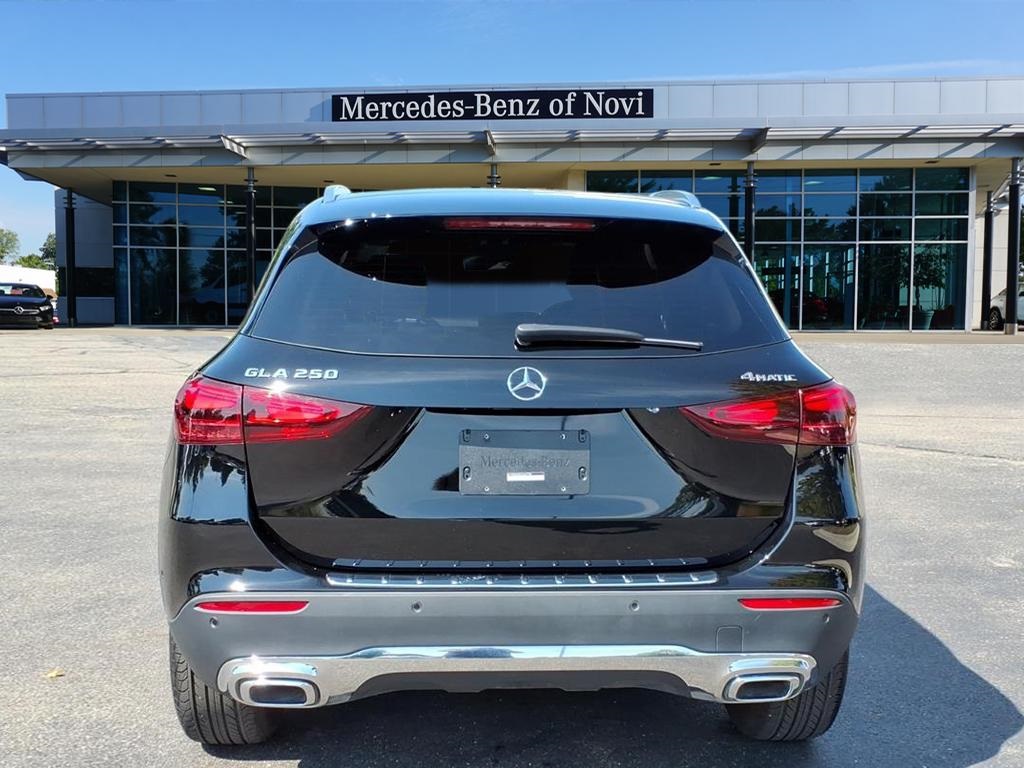 2025 Mercedes Benz GLA 250 4MATIC photo 3