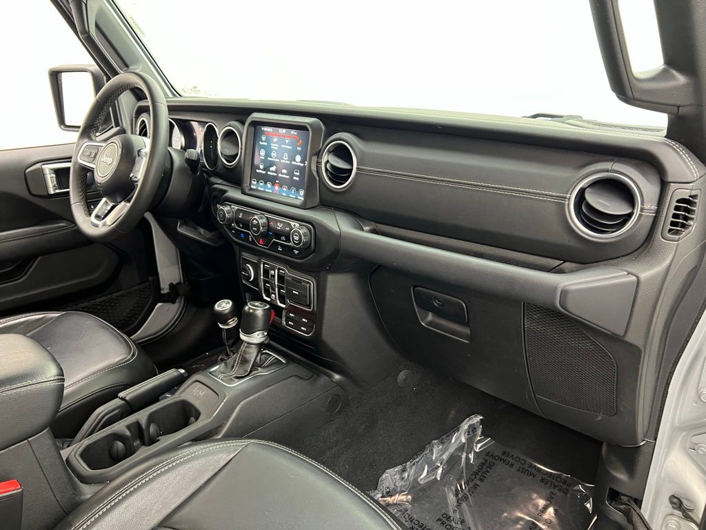 2023 Jeep Wrangler Sahara 4xe photo 26