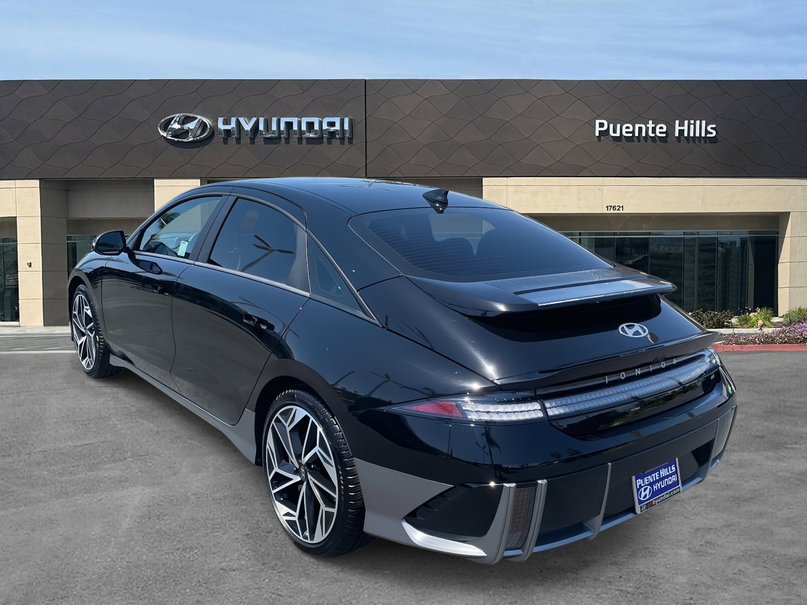 2025 Hyundai Ioniq 6 SEL photo 4