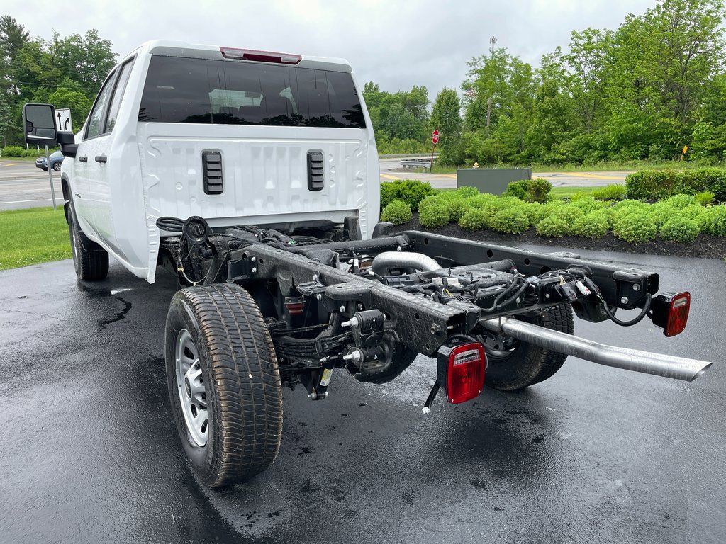 2025 Chevrolet Silverado 3500HD photo 3