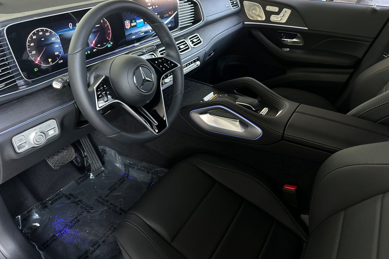 2025 Mercedes Benz GLS 450 4MATIC photo 10