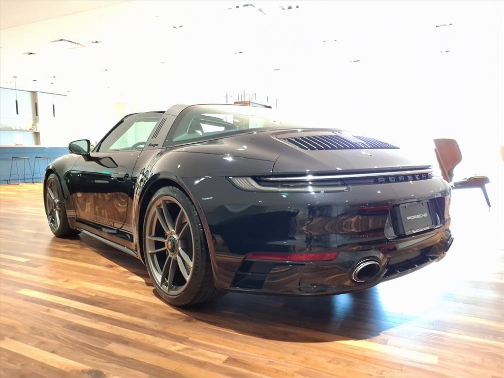 2023 Porsche 911 4 GTS photo 3