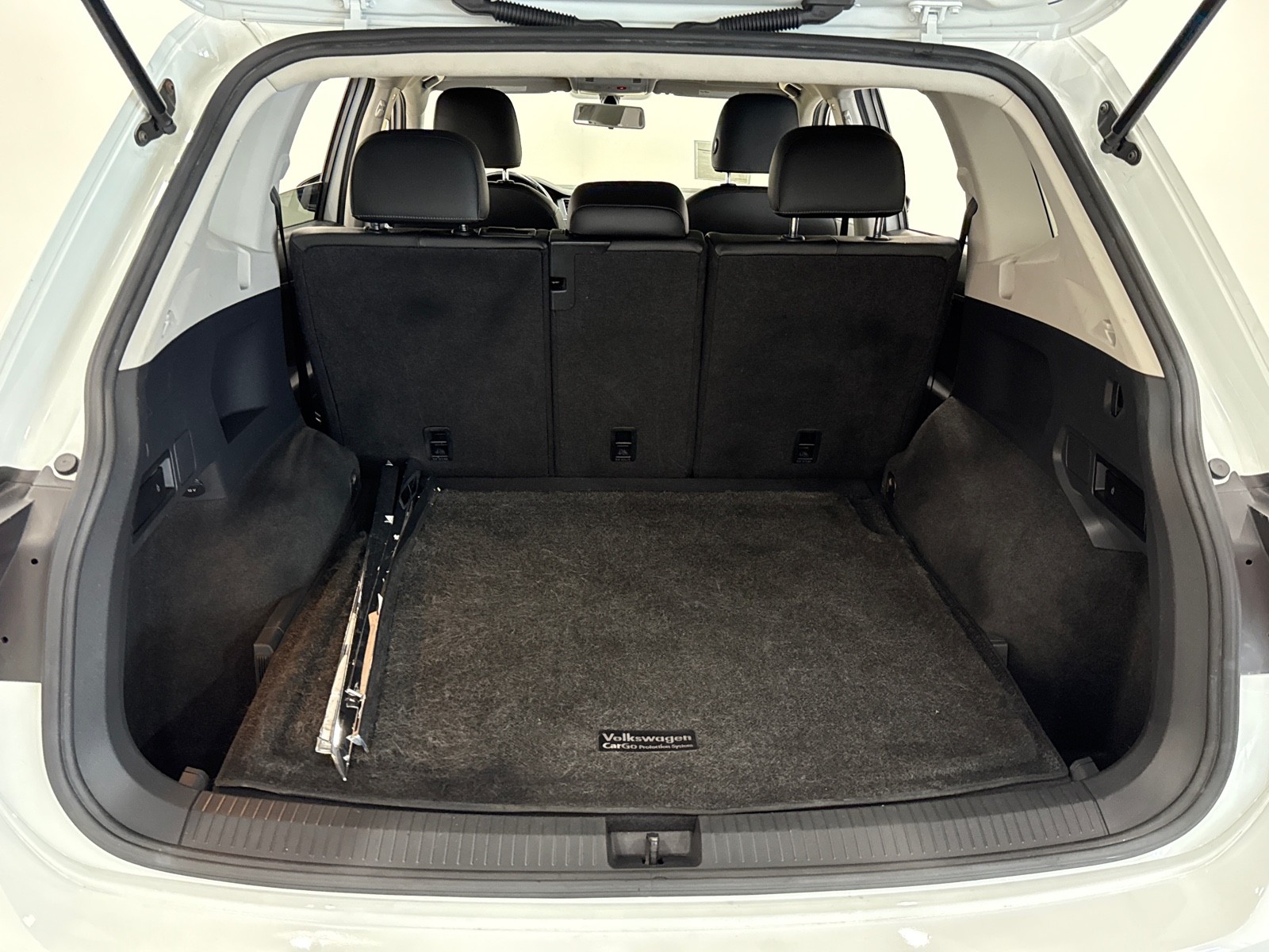 2018 Volkswagen Tiguan SE photo 35