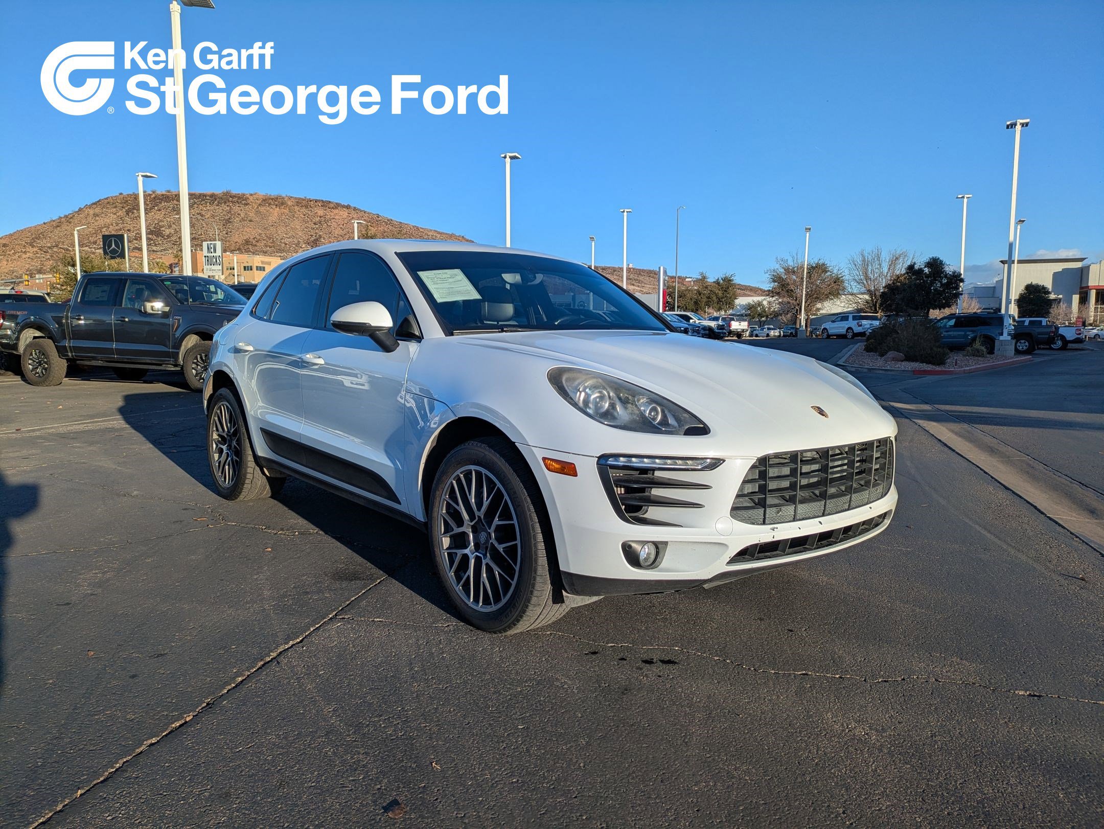 2016 Porsche Macan S's photo