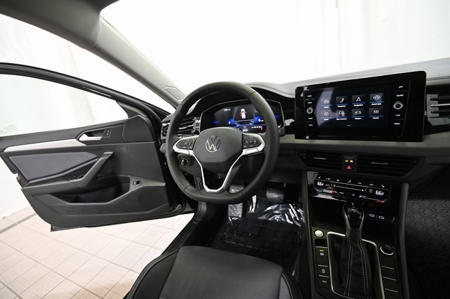 2025 Volkswagen Jetta 1.5T SE photo 21