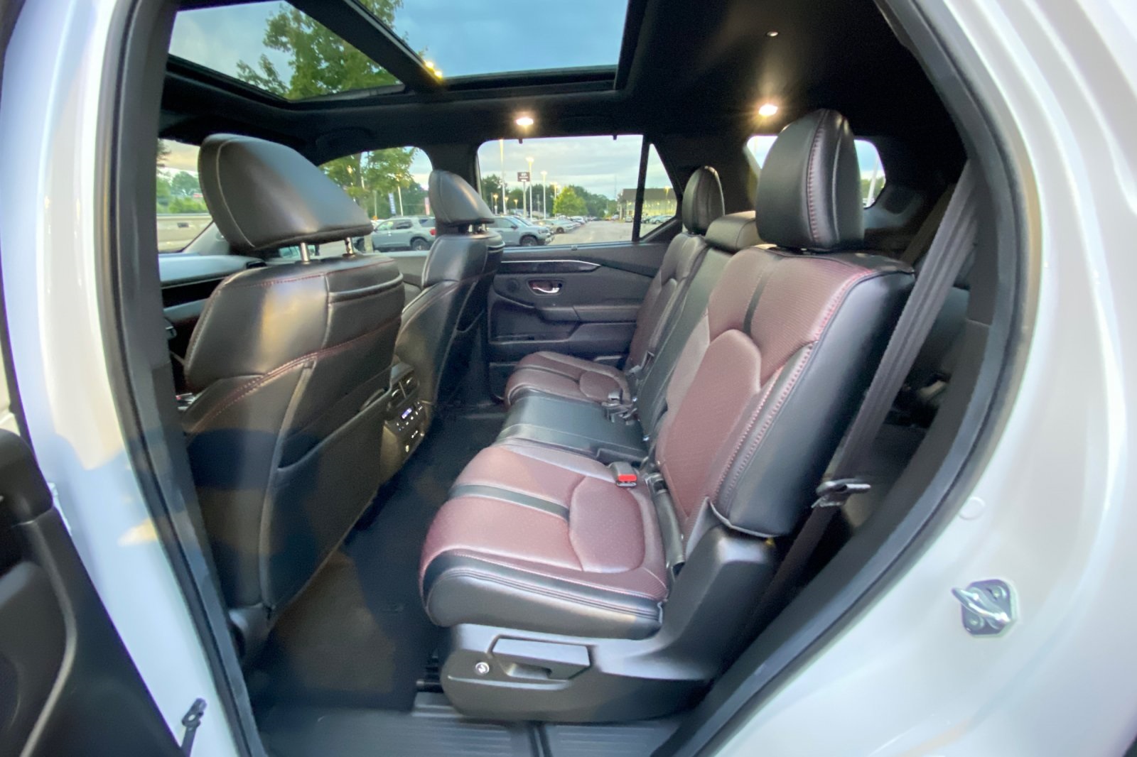 2025 Honda Pilot Black Edition photo 10