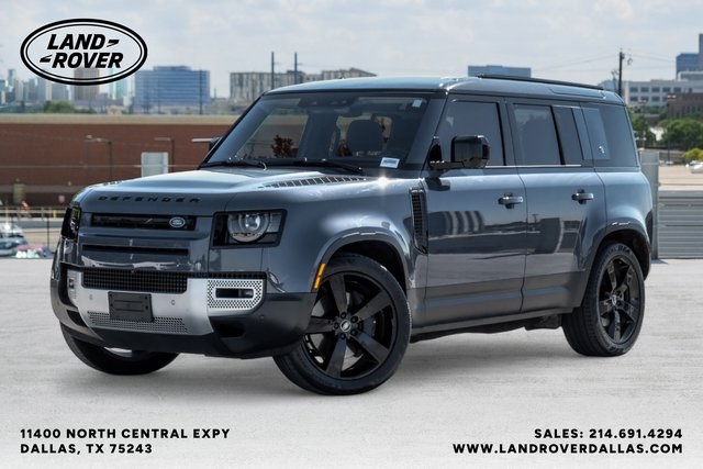 2023 Land Rover Defender SE's photo