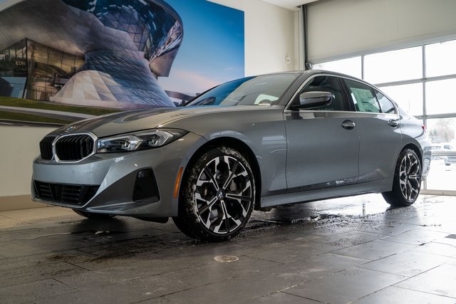 2026 BMW 3 Series 330i's photo