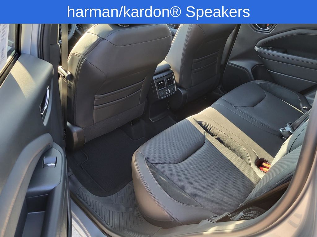 2025 Subaru Forester Touring photo 4