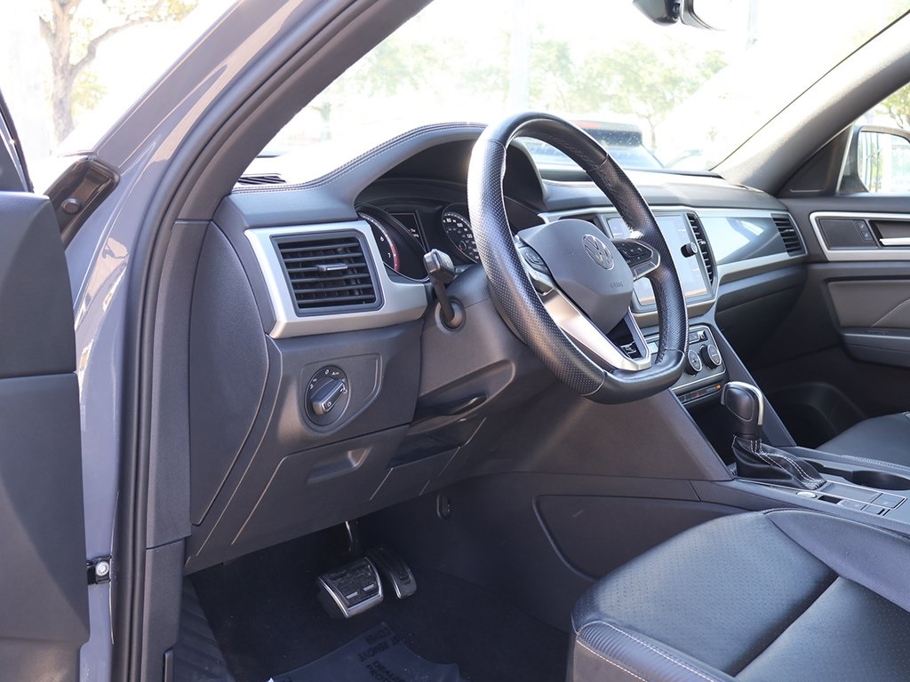 2021 Volkswagen Atlas Cross Sport V6 SE Technology R-Line photo 22