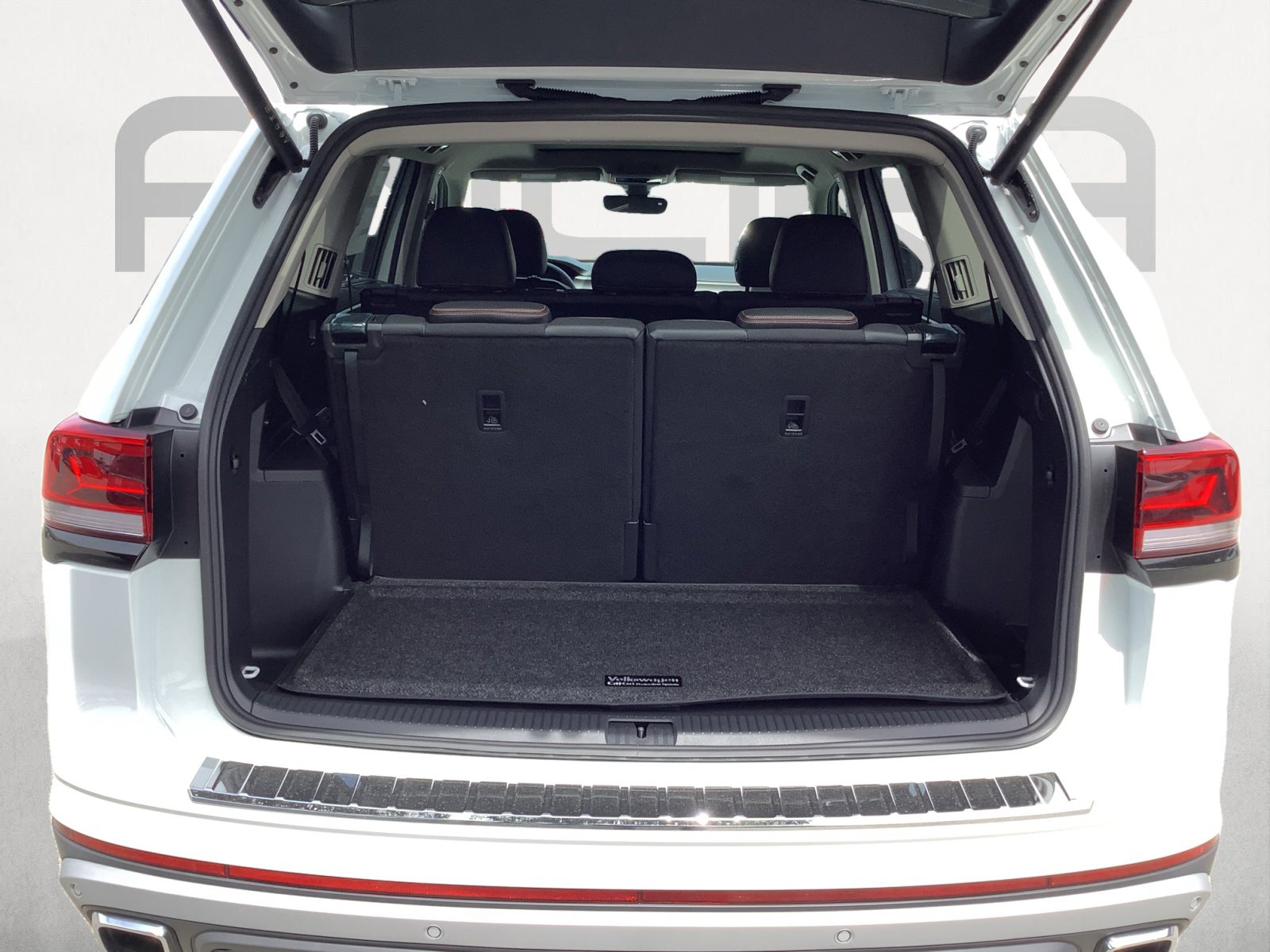 2025 Volkswagen Atlas Peak Edition SE photo 10