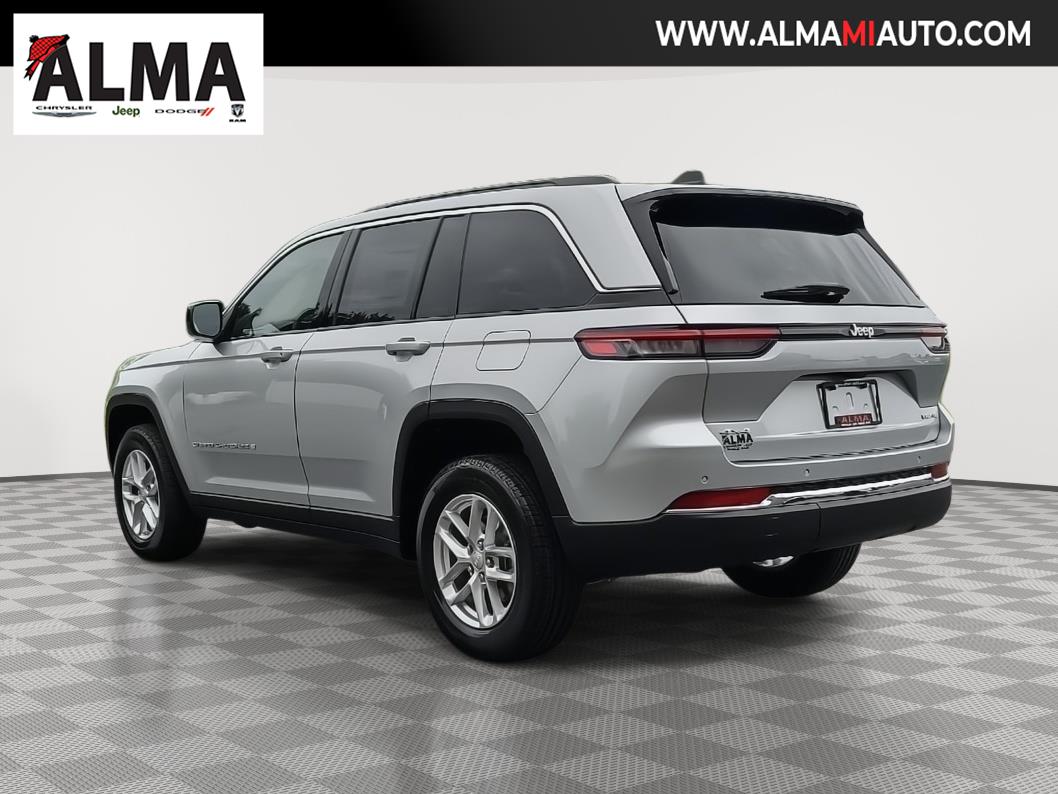 2025 Jeep Grand Cherokee Laredo X photo 5