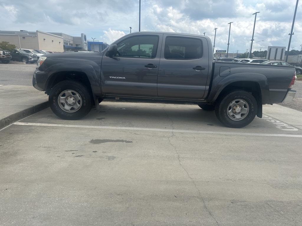 2013 Toyota Tacoma PreRunner SR5 photo 4