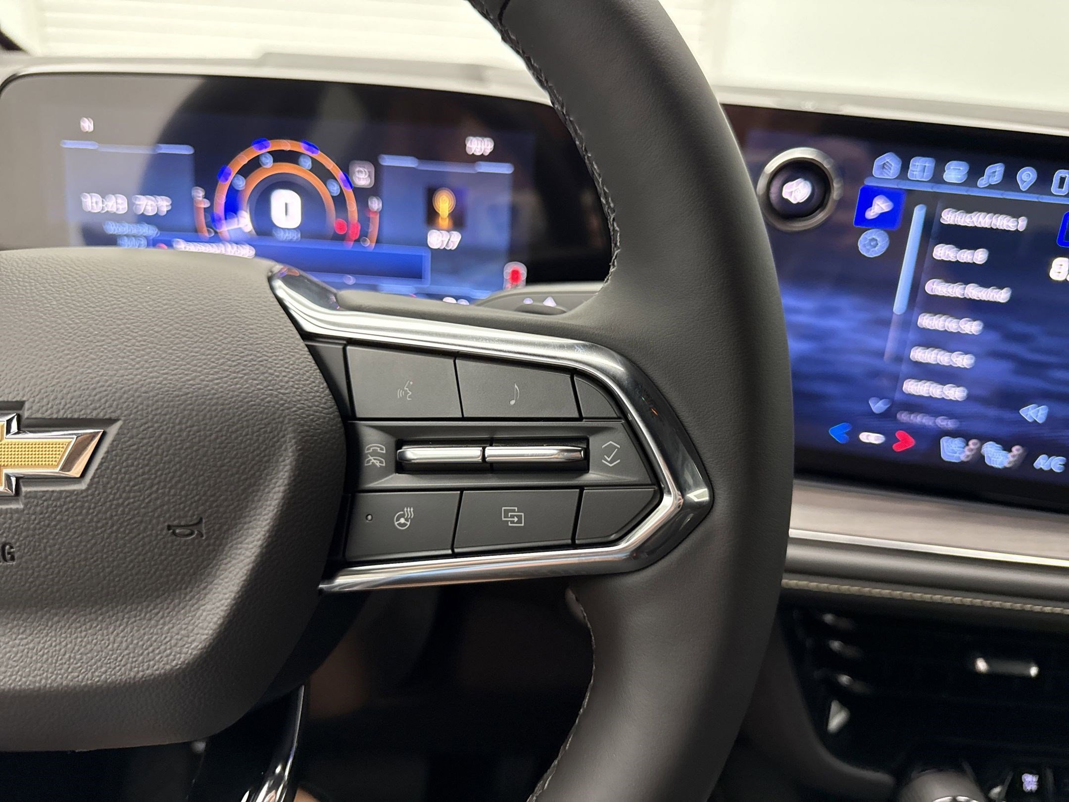2025 Chevrolet Suburban Premier photo 29