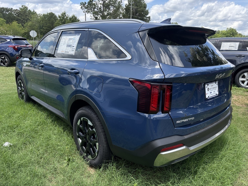2025 Kia Sorento S photo 4