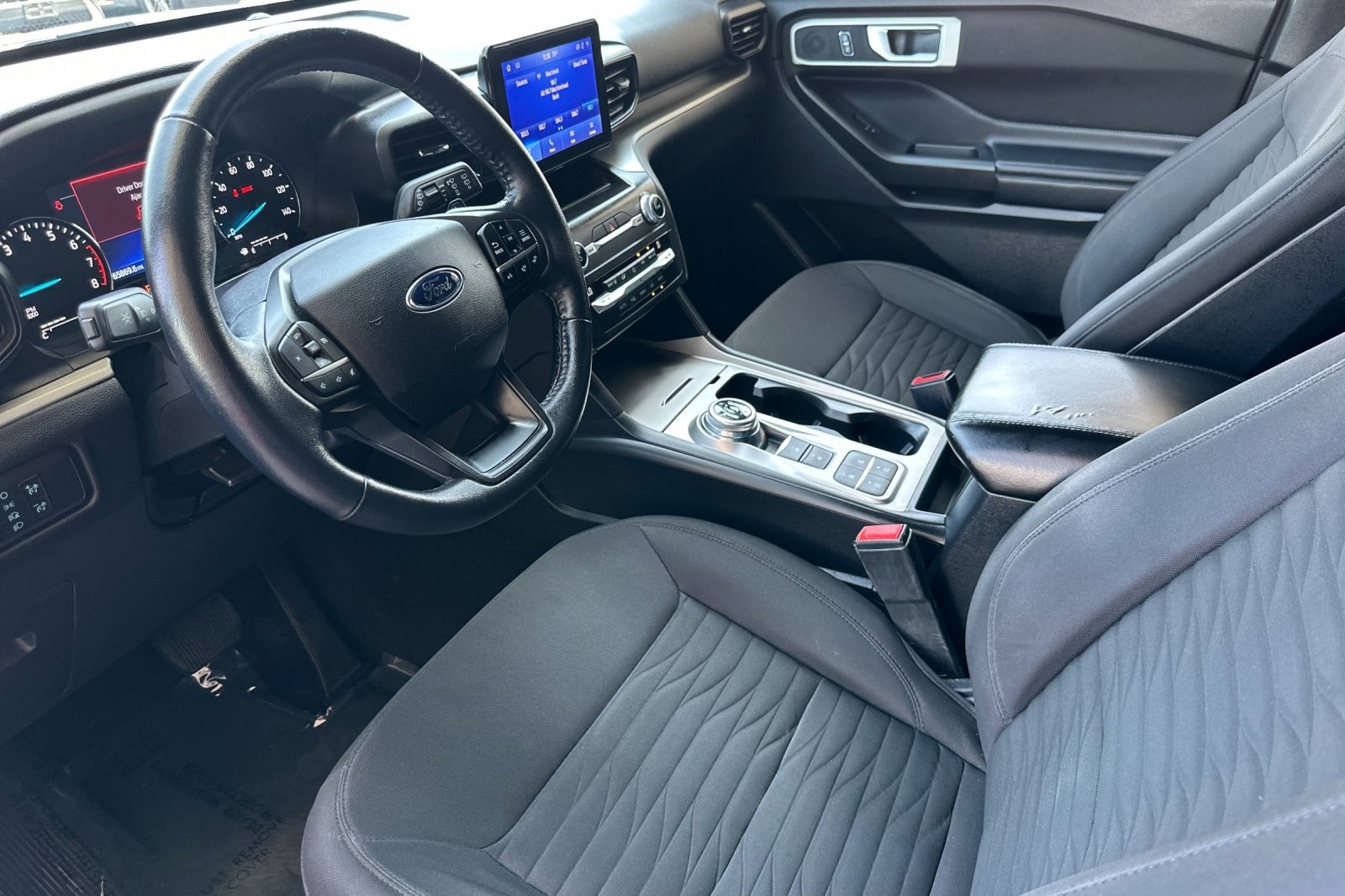 2020 Ford Explorer XLT photo 8