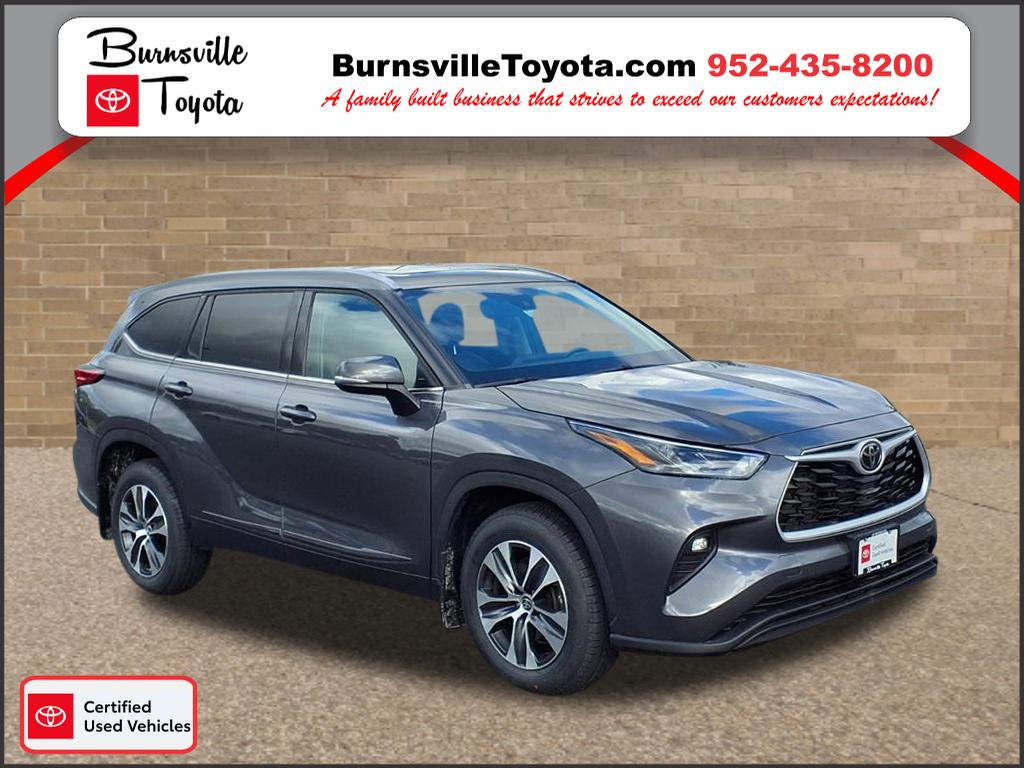2022 Toyota Highlander XLE's photo