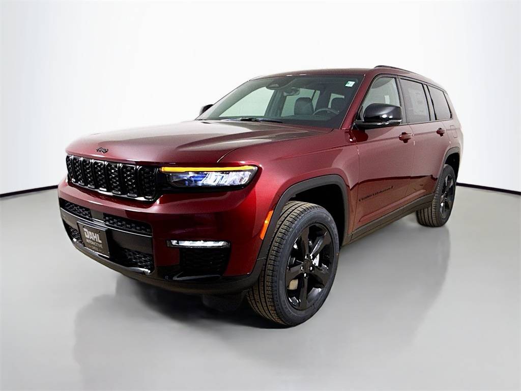2025 Jeep Grand Cherokee Limited photo 3