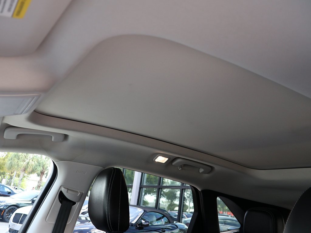 2022 Ford Escape SEL photo 23