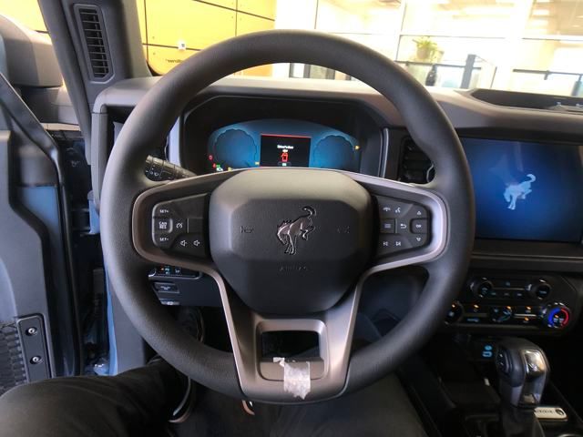 2025 Ford Bronco Base photo 13