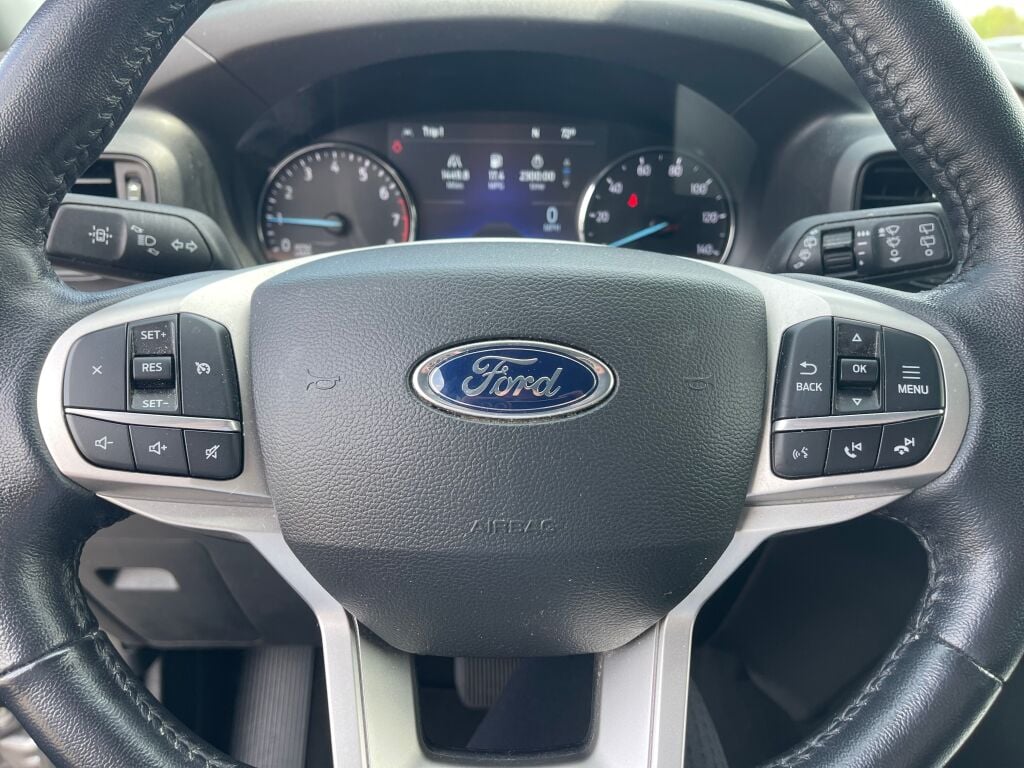2022 Ford Explorer XLT photo 16