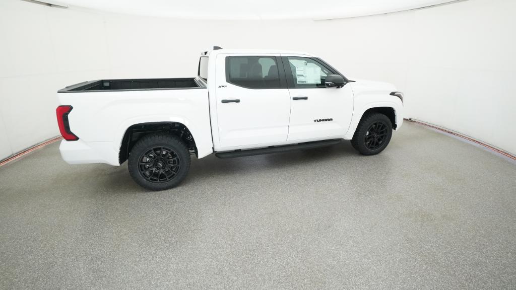 2026 Toyota Tundra SR5 CrewMax photo 18