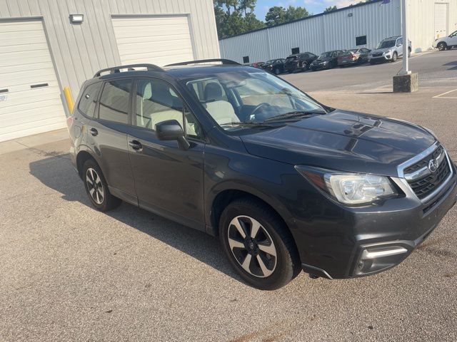 2017 Subaru Forester 2.5i Premium photo 4