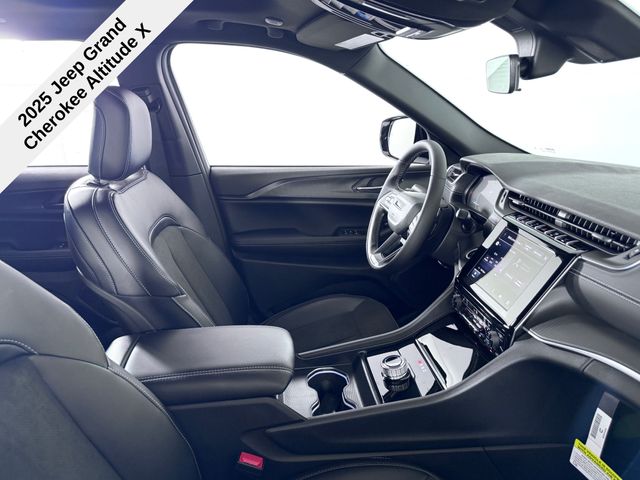 2025 Jeep Grand Cherokee Altitude X photo 16