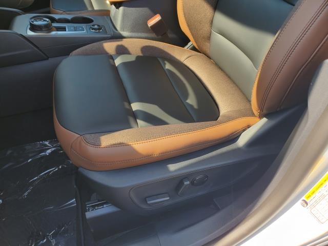 2025 Ford Bronco Sport Outer Banks photo 12