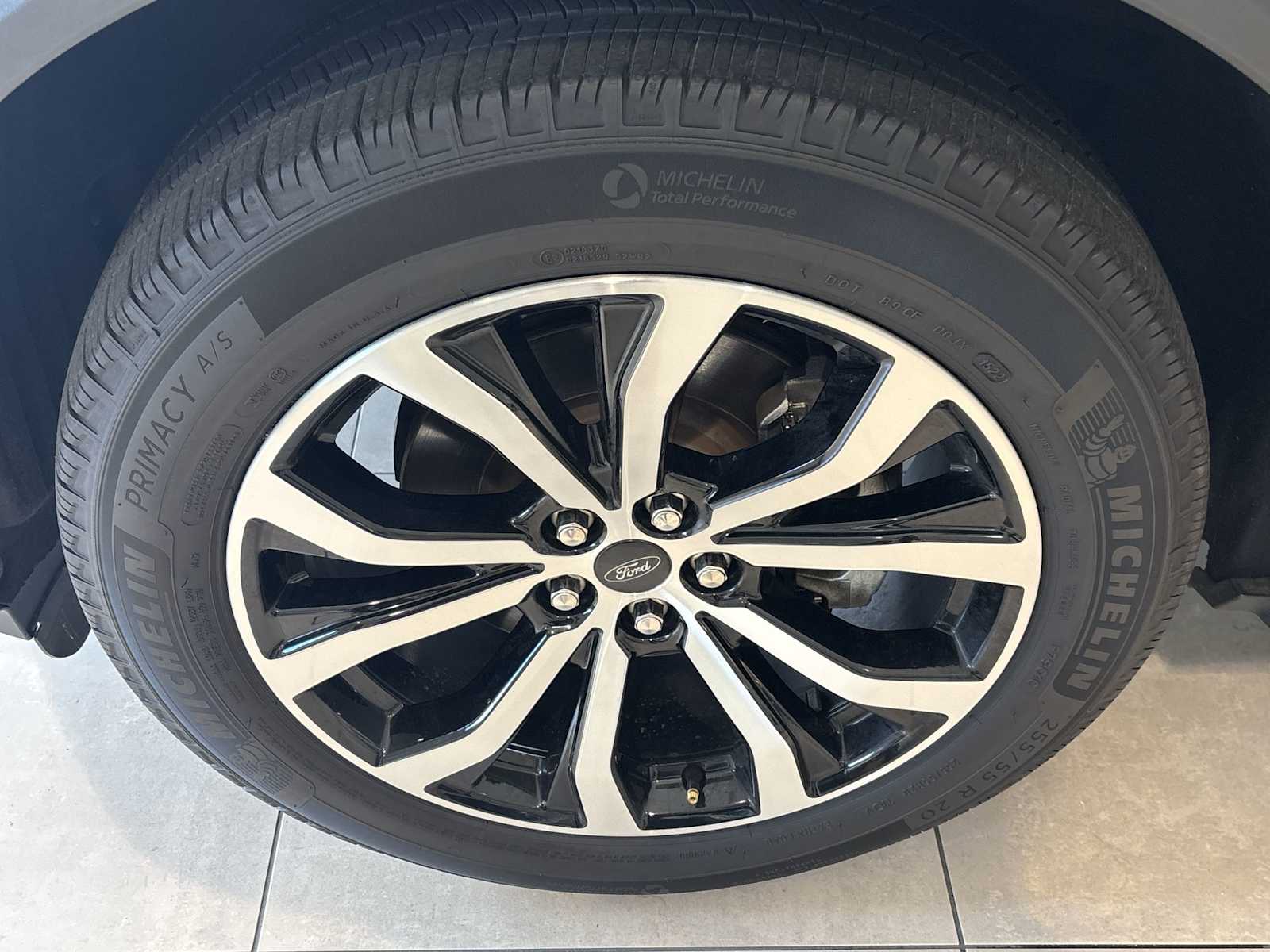 2022 Ford Explorer ST-Line photo 29