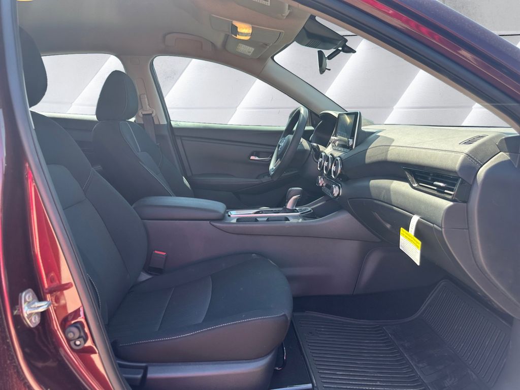 2025 Nissan Sentra SV photo 12
